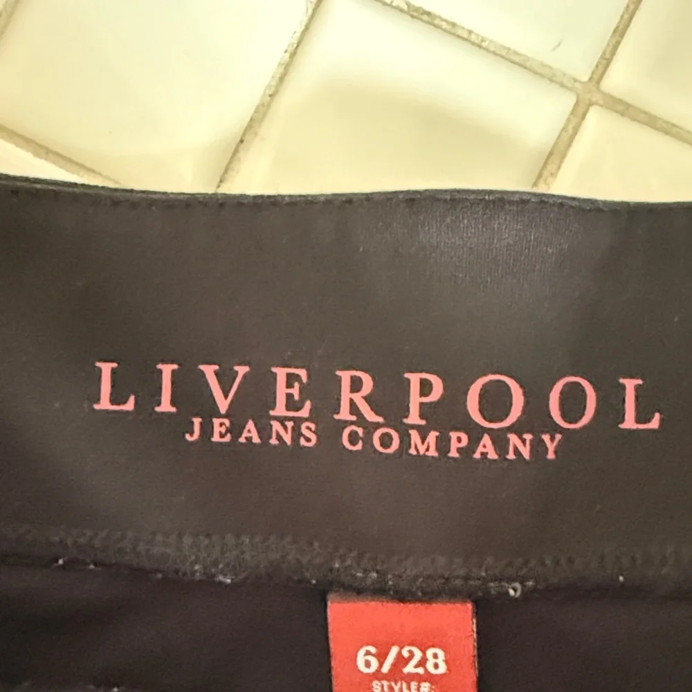 Liverpool mixed media Sienna pull on leggings. Worn once.‎ 98 retail